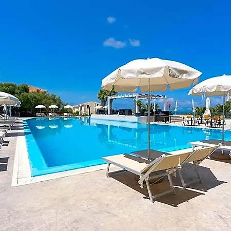 アパートホテル Il Borgo Di 3*