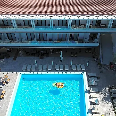 Apartahotel Il Borgo Di Badesi